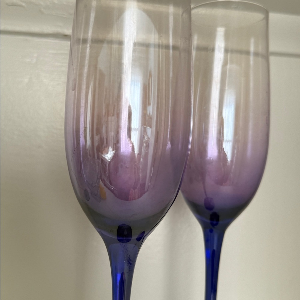 Elegant Gradient Champagne Flutes